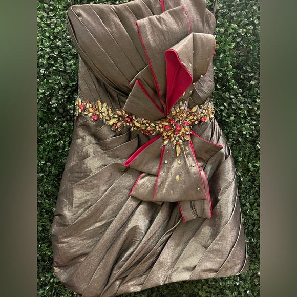 Claudine Chrome and Hot Pink Beaded Bow Prom dress, homecoming, dance - Picture 3 of 7